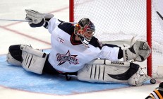 浓眉赛后谦逊发言登热搜，热刺血战菲尼克斯太阳引发热议