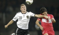 热血奋战！欧洲杯预选赛球员斗志高昂的简单介绍